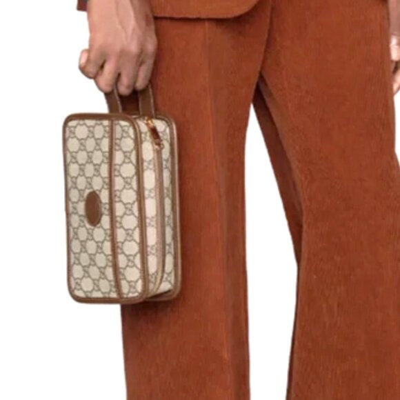 GIFTABLE! NEW! $1100 Gucci GG Supreme Clutch Travel Pouch Pristine Condition - Picture 4 of 17
